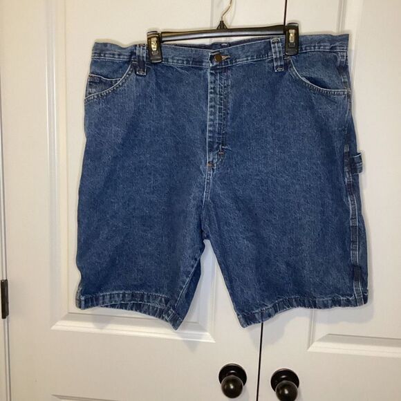 Mens Wrangler Carpenter Jean Shorts 42‎ Blue denim - Picture 1 of 3
